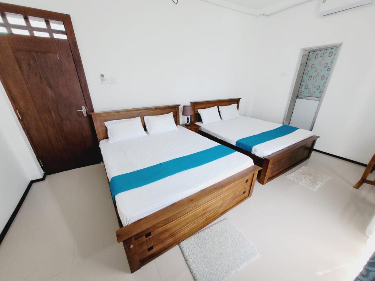 Vidushi Home Minuwangoda ภายนอก รูปภาพ