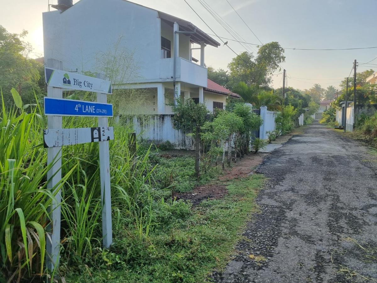 Vidushi Home Minuwangoda ภายนอก รูปภาพ
