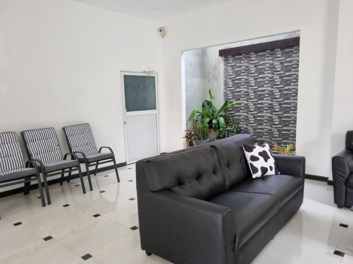 Vidushi Home Minuwangoda ภายนอก รูปภาพ