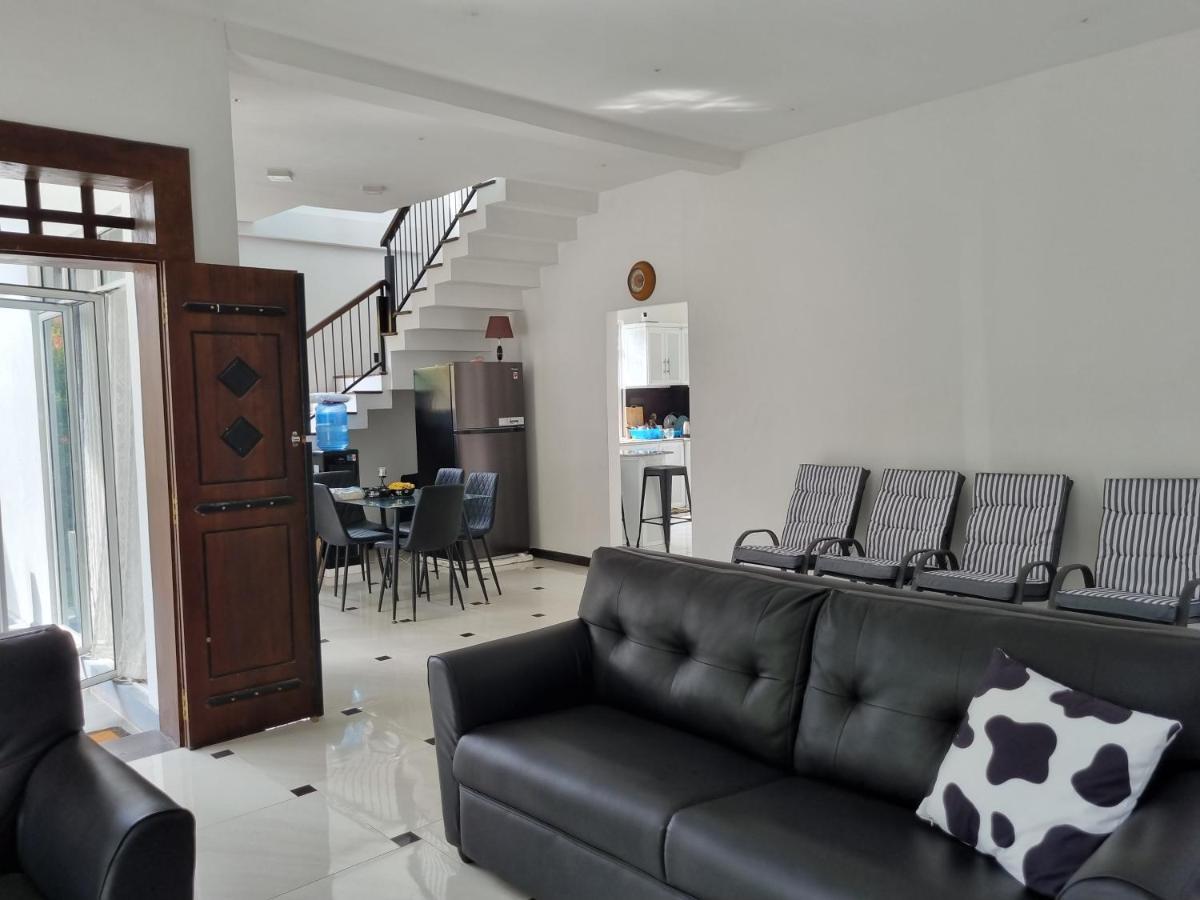 Vidushi Home Minuwangoda ภายนอก รูปภาพ