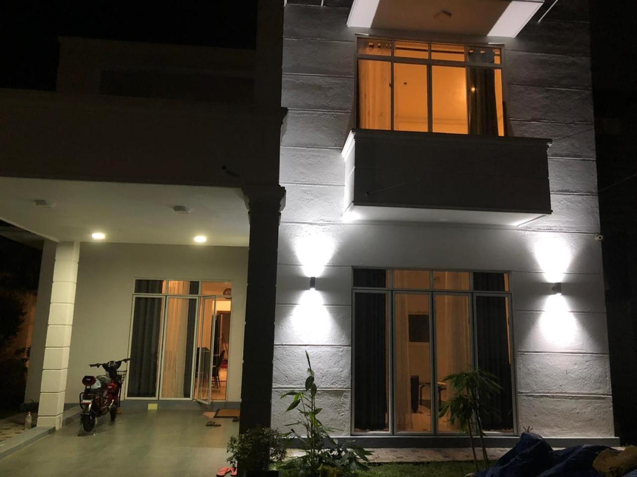 Vidushi Home Minuwangoda ภายนอก รูปภาพ