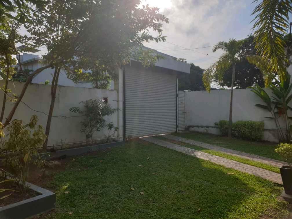Vidushi Home Minuwangoda ภายนอก รูปภาพ